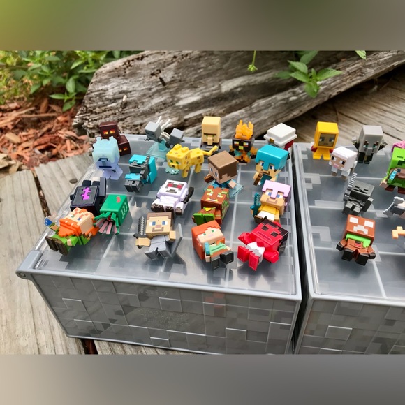 70 Pc MINECRAFT Minifigures Cave Collectible Display Play & Carry Case Cave Box - Picture 4 of 15